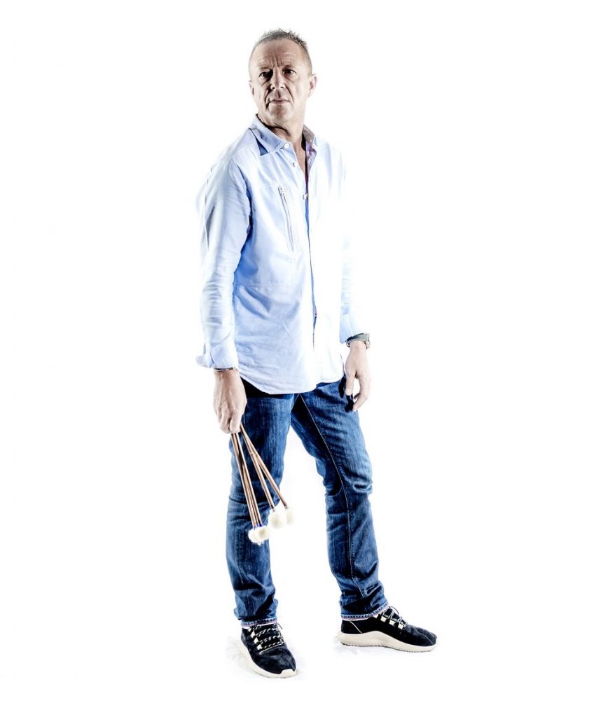 Richard Buckley (timpanos e percussão)