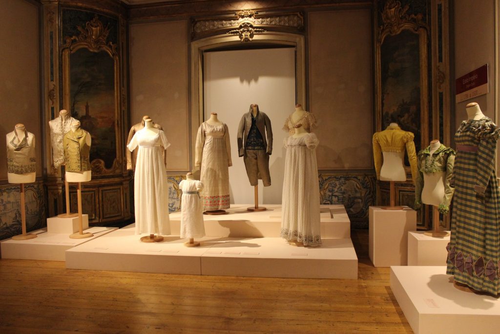 Visita à exposição permanente ao Museu Nacional do Traje