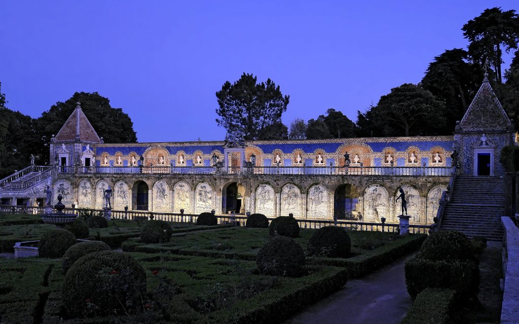 Passeios no Jardim Iluminado