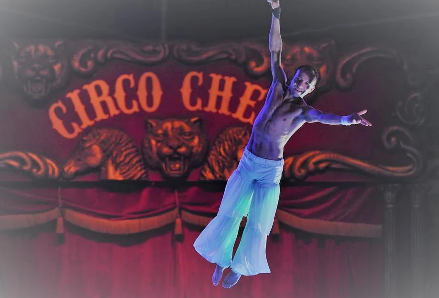 Circo Chen apresenta