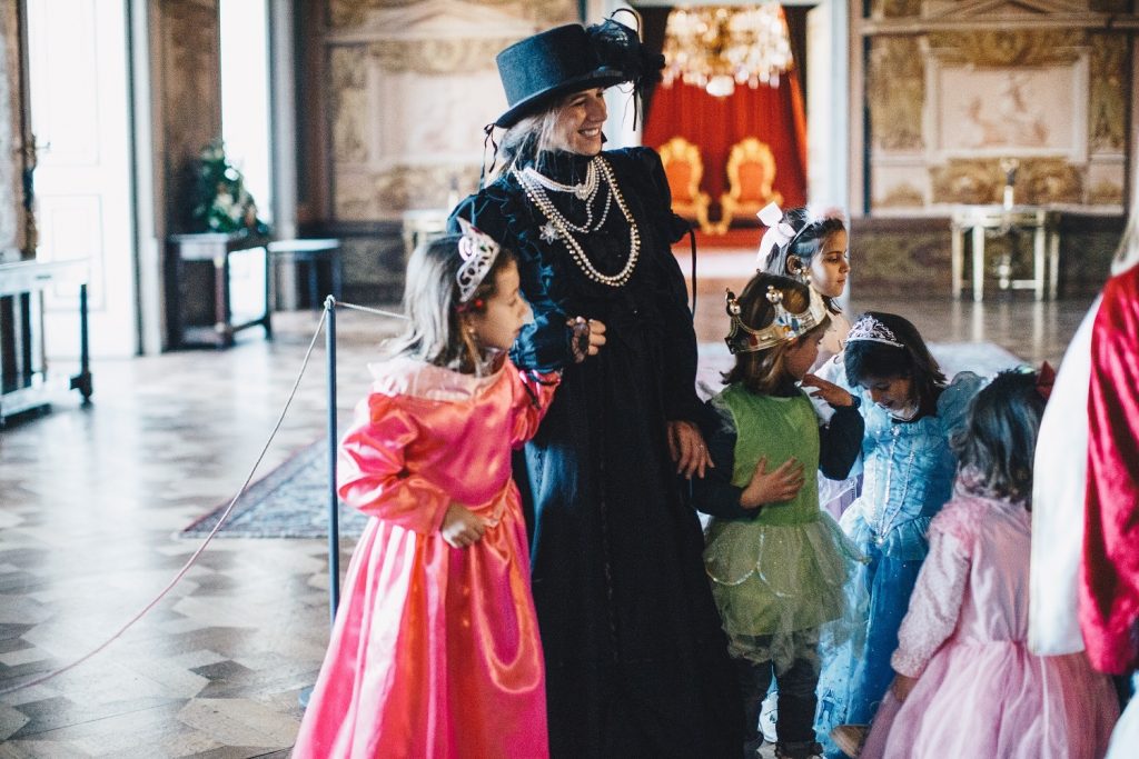 A Rainha mostra o Palácio da Ajuda