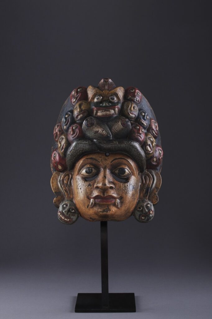 Máscara Mahakola Sanniy Yaka (Museu da Marioneta)