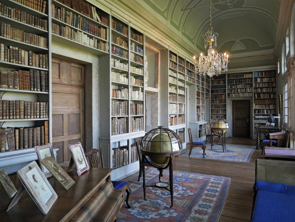Dos Livros para os Azulejos. O que nos contam as Imagens do Palácio Fronteira