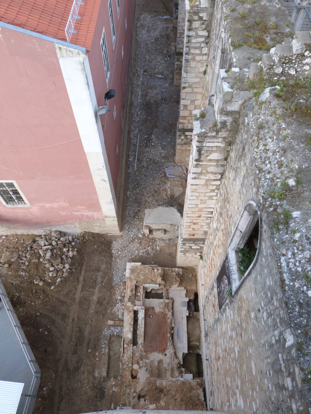 Convento do Carmo: das ruínas ao terraços