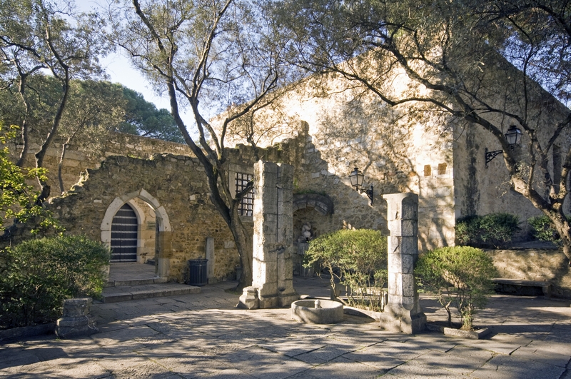 Quem voa no Castelo?