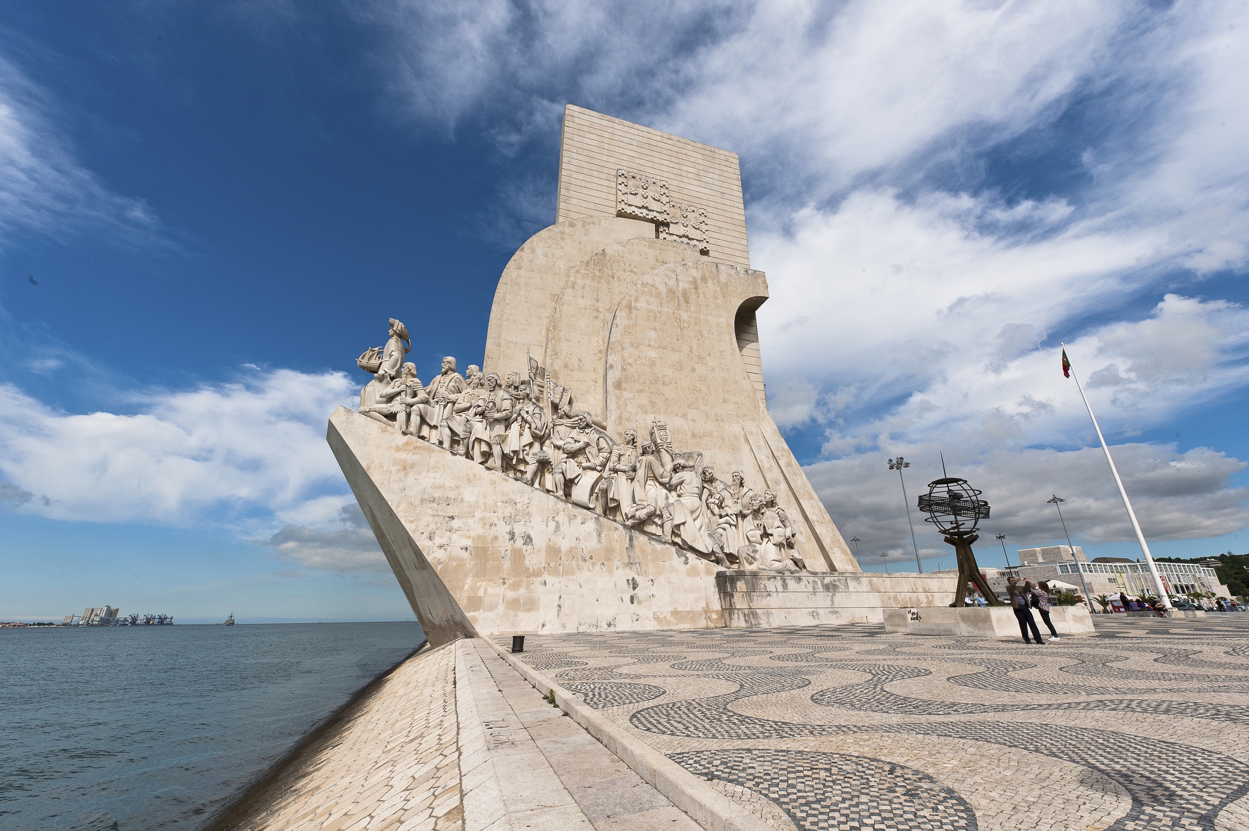 Guided tour to the Monument