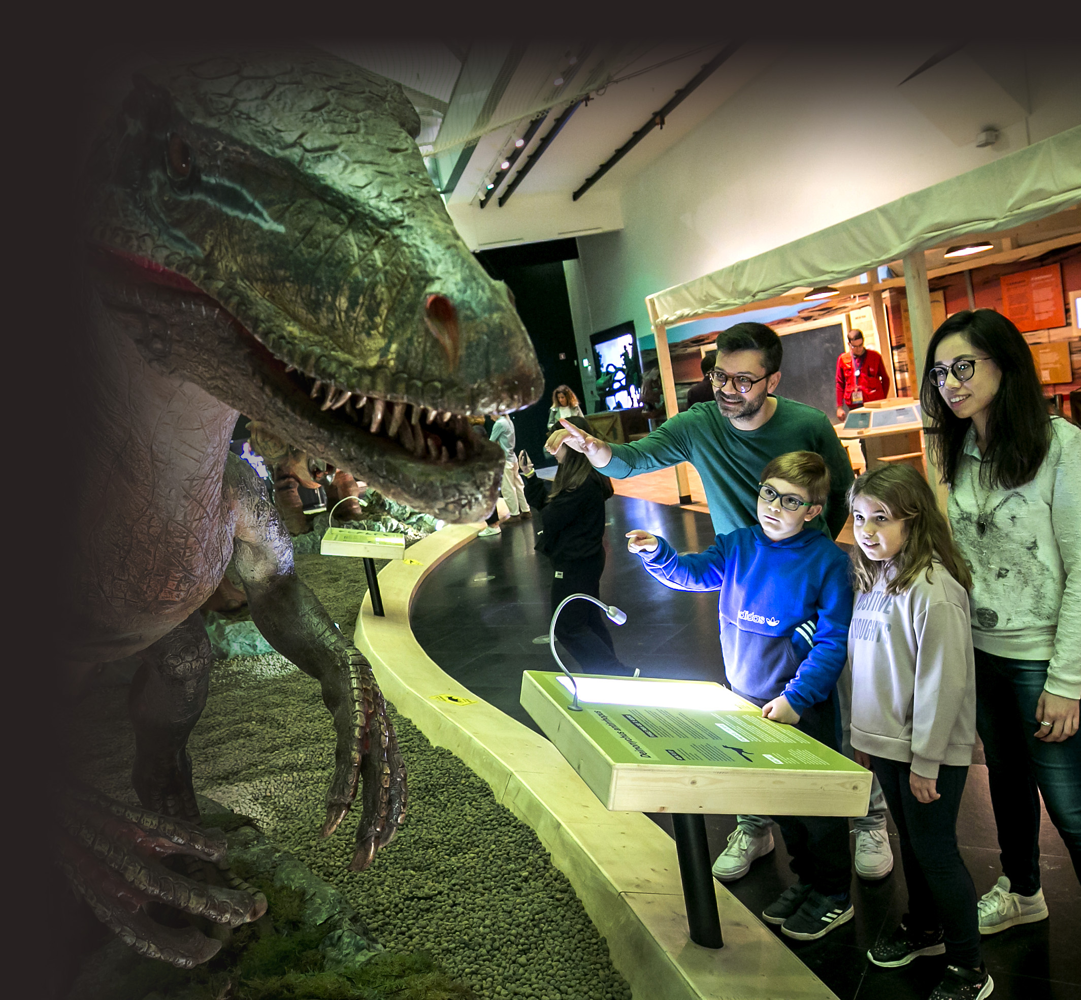 Dinossauros: O Regresso dos Gigantes