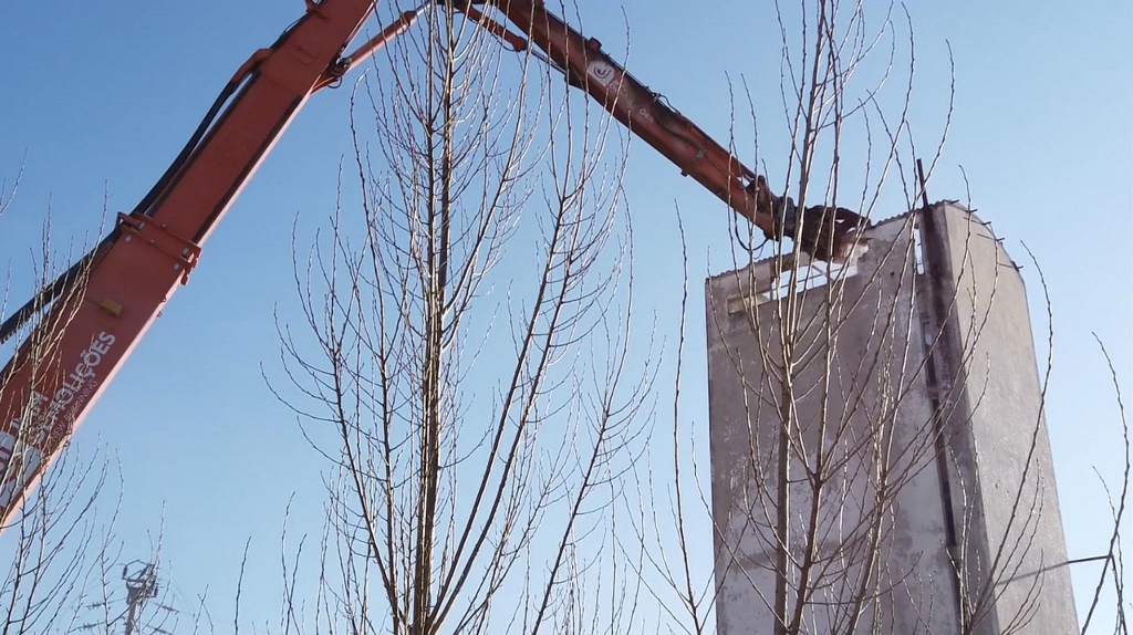 ‘1965 – Panreal, um Edifício de Nadir Afonso’