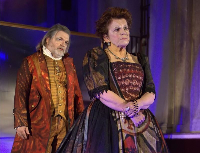 O filho da Rainha e a mãe do Rei