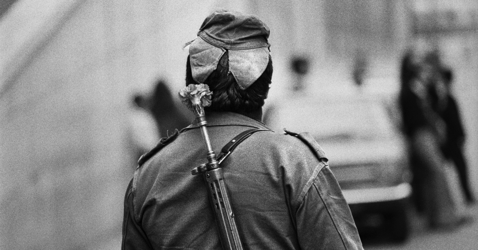 Revoluções: Guiné-Bissau, Angola e Portugal