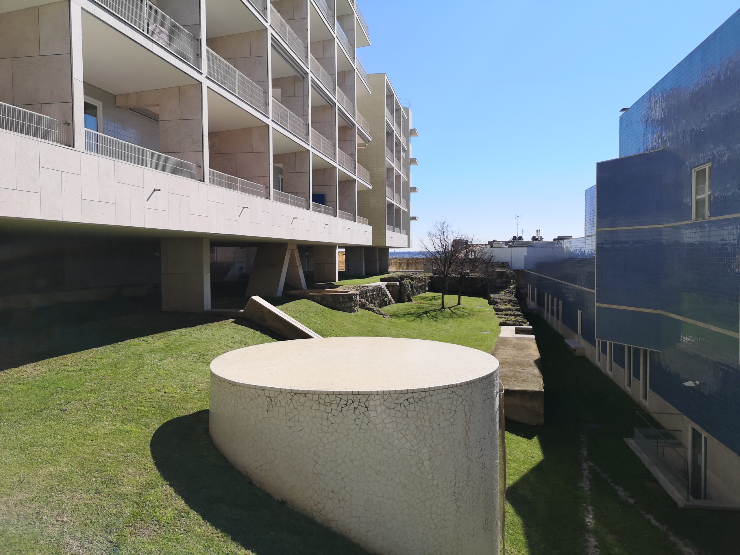 Inhabiting Siza: architecture as seen by its residents