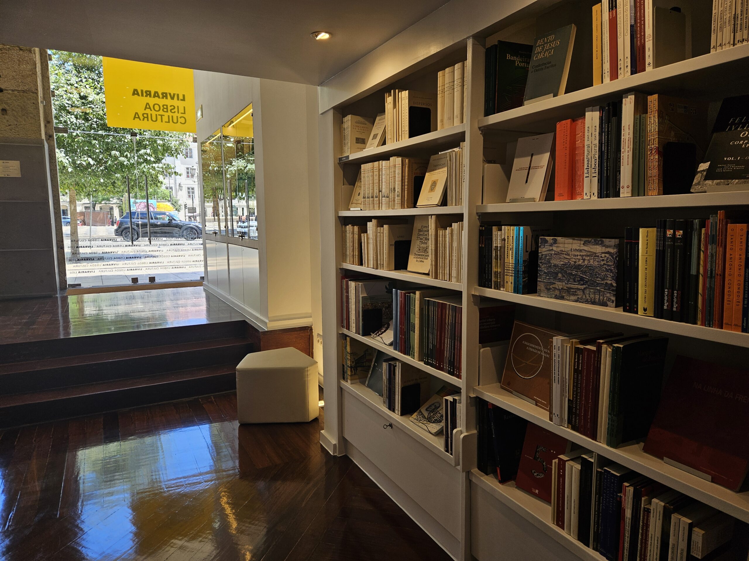 Nova livraria municipal abre no Rossio