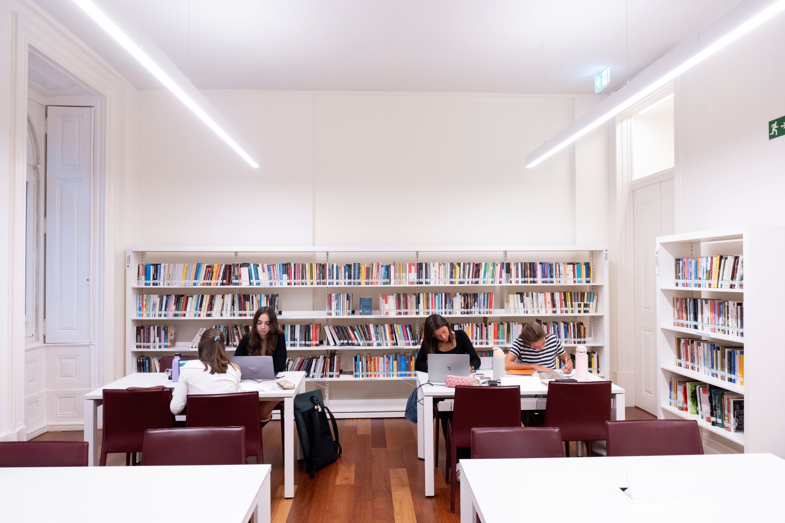 Entre livros, até mais tarde